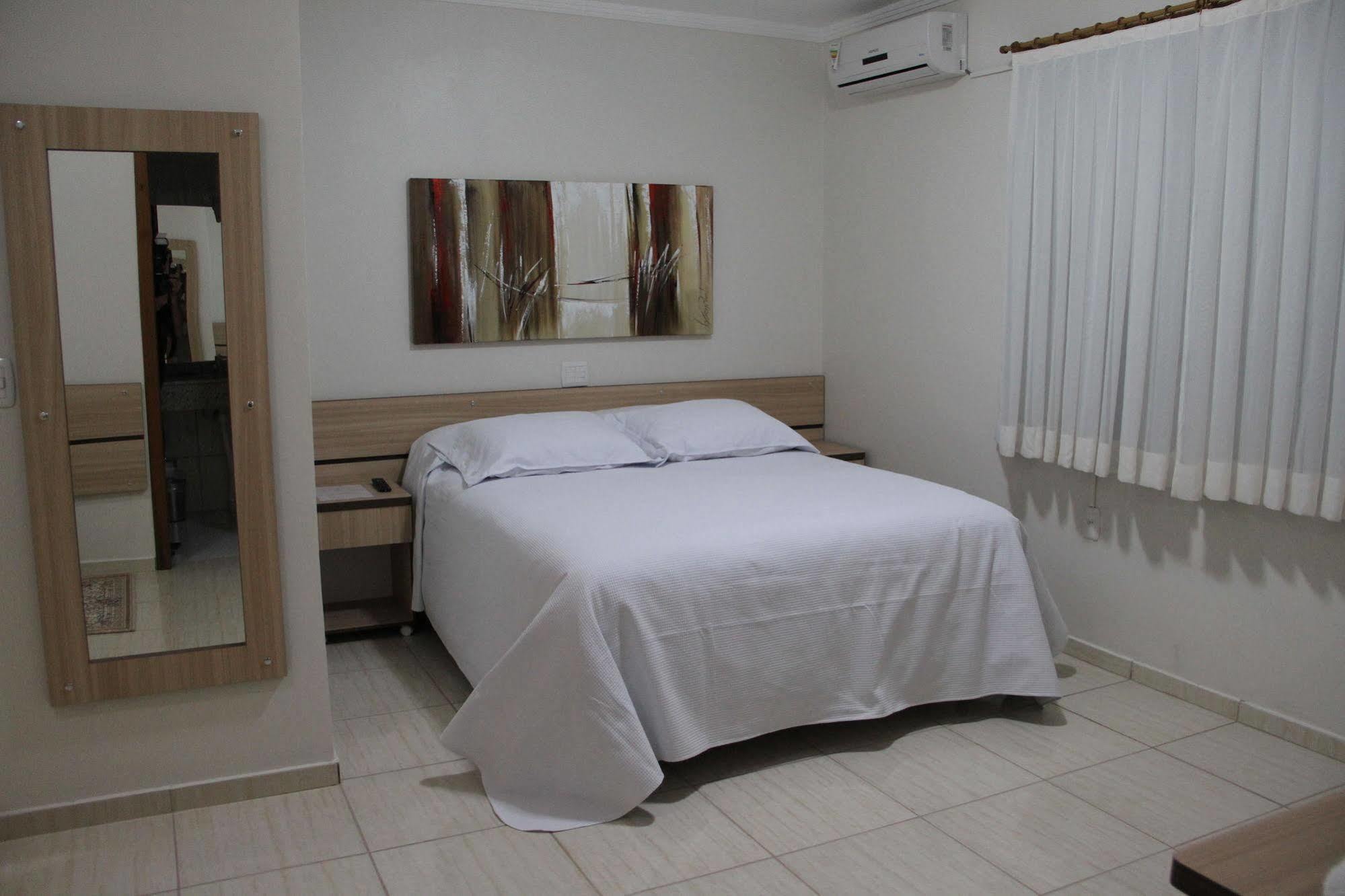 ארשים Hotel Monet מראה חיצוני תמונה