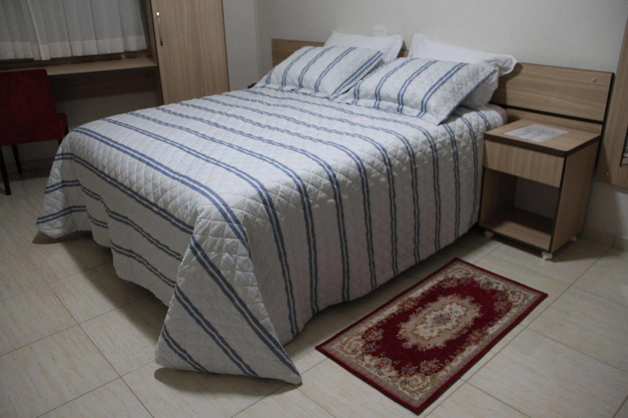 ארשים Hotel Monet מראה חיצוני תמונה